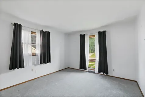 318 Laurel Lane Dekalb IL 60115