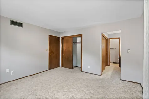 318 Laurel Lane Dekalb IL 60115
