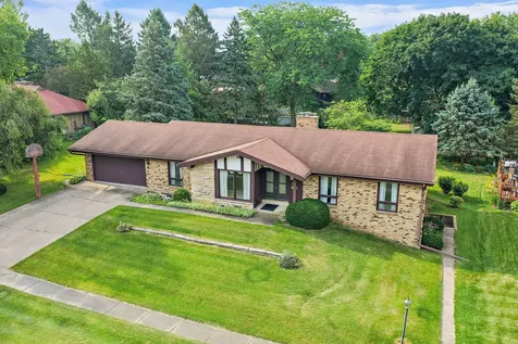 318 Laurel Lane Dekalb IL 60115