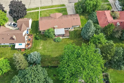 318 Laurel Lane Dekalb IL 60115