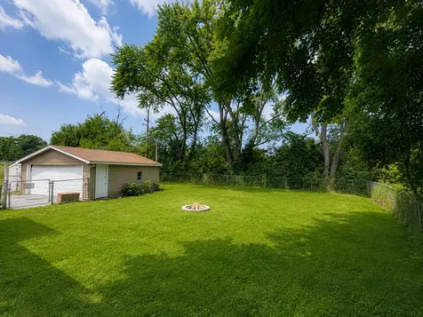 924 Hillwood Circle Round Lake Beach IL 60073