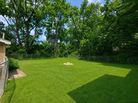 924 Hillwood Circle Round Lake Beach IL 60073