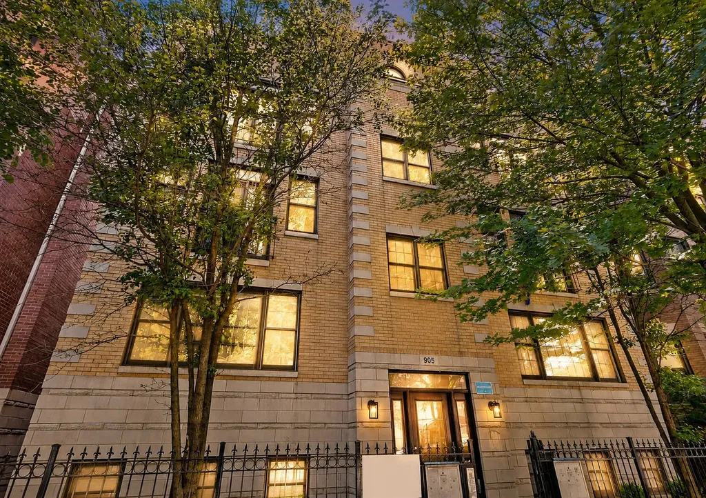 905 West Lawrence Avenue Chicago IL 60640