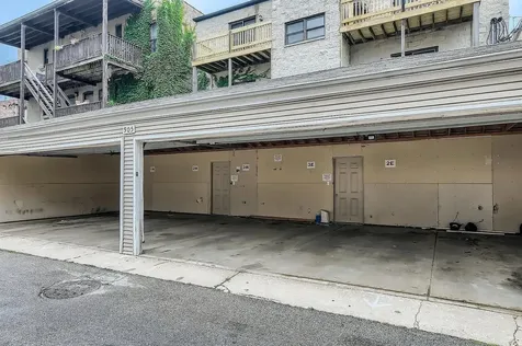 905 West Lawrence Avenue Chicago IL 60640