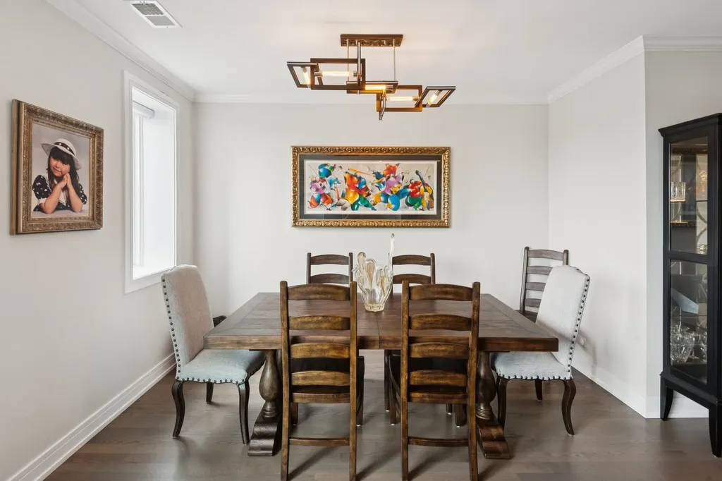 5137 North Lincoln Avenue Chicago IL 60625