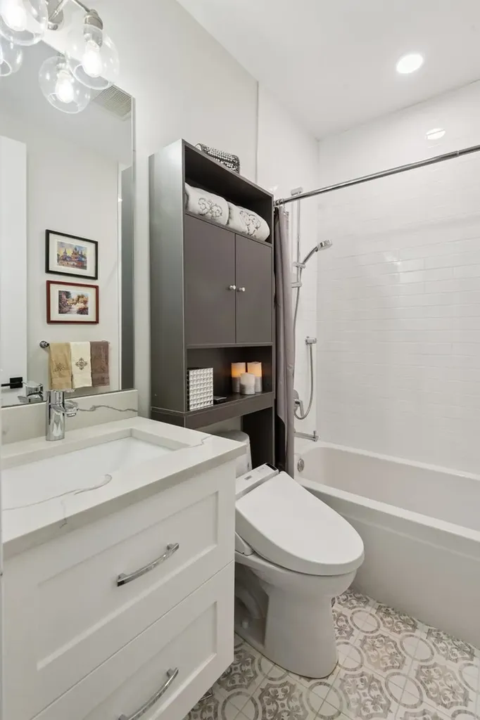 5137 North Lincoln Avenue Chicago IL 60625