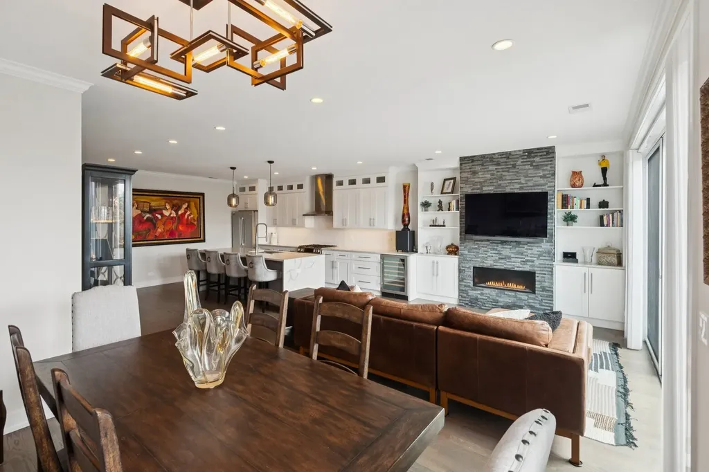 5137 North Lincoln Avenue Chicago IL 60625
