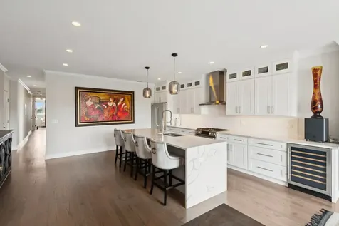 5137 North Lincoln Avenue Chicago IL 60625