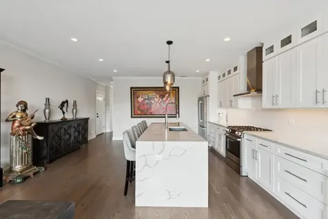 5137 North Lincoln Avenue Chicago IL 60625