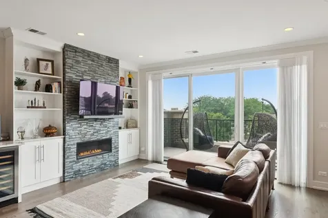 5137 North Lincoln Avenue Chicago IL 60625