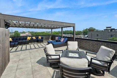 5137 North Lincoln Avenue Chicago IL 60625
