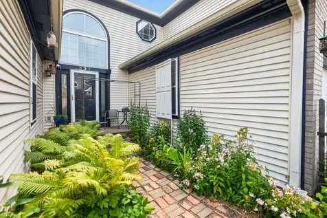 337 Kresswood Drive West Chicago IL 60185