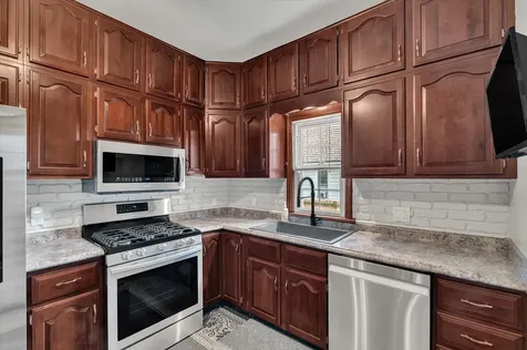 1530 39TH Street Rock Island IL 61201