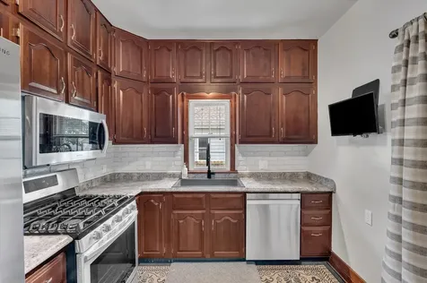 1530 39TH Street Rock Island IL 61201