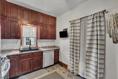 1530 39TH Street Rock Island IL 61201