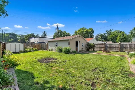 1530 39TH Street Rock Island IL 61201