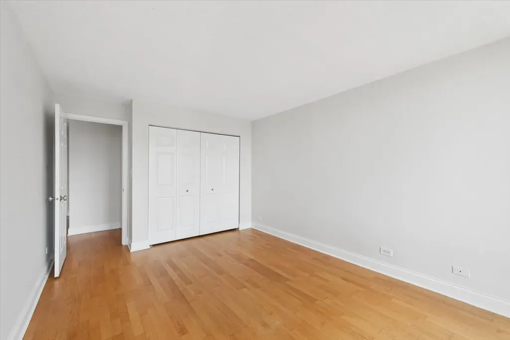 450 West Briar Place Chicago IL 60657