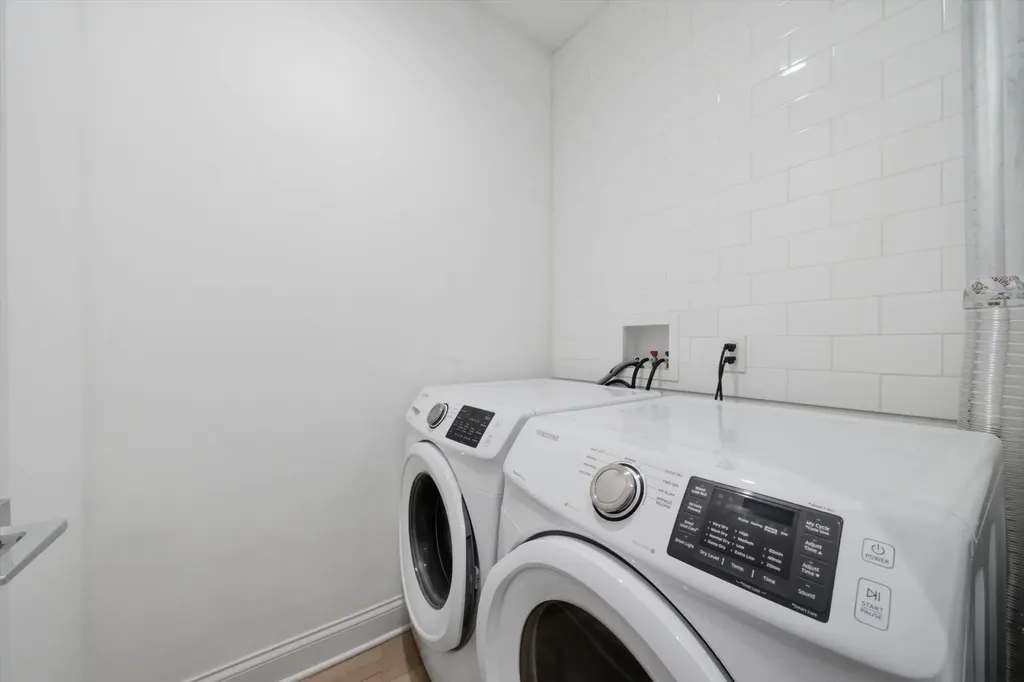 1457 West Fry Street Chicago IL 60642