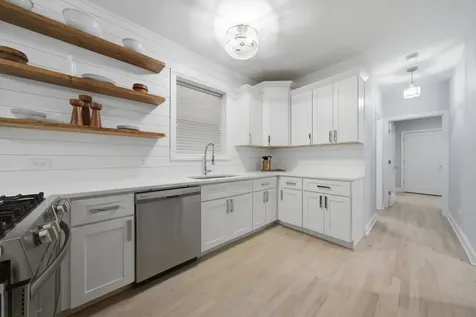 1457 West Fry Street Chicago IL 60642