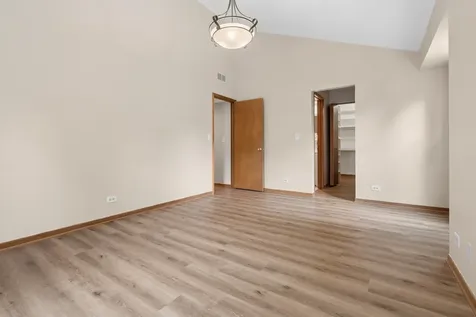 602 Country Lane Des Plaines IL 60016