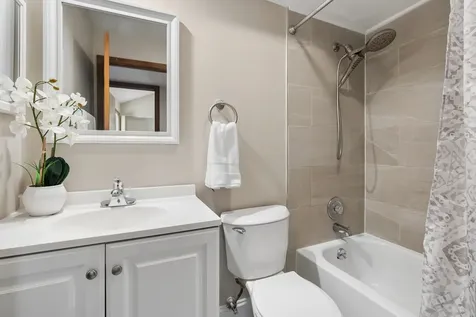 602 Country Lane Des Plaines IL 60016