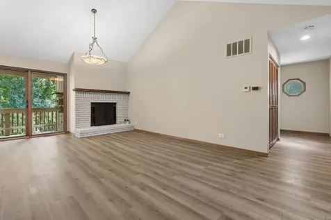 602 Country Lane Des Plaines IL 60016