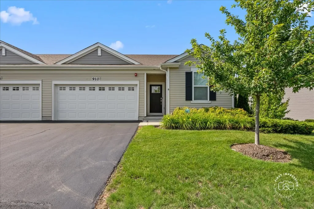 910 Darwin Street North Aurora IL 60542