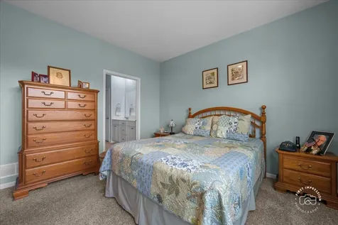 910 Darwin Street North Aurora IL 60542