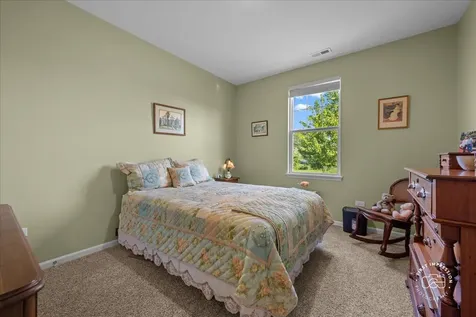 910 Darwin Street North Aurora IL 60542