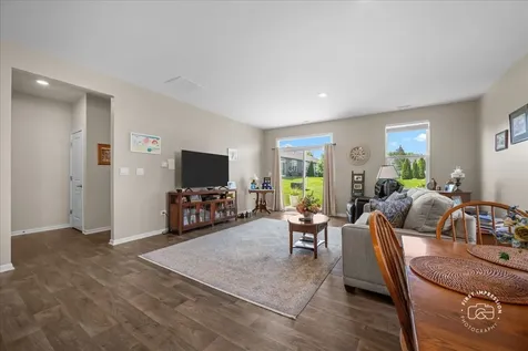 910 Darwin Street North Aurora IL 60542