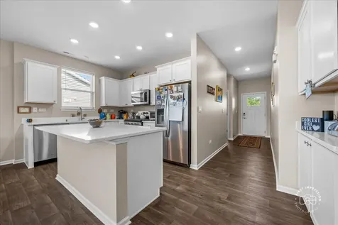 910 Darwin Street North Aurora IL 60542