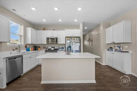 910 Darwin Street North Aurora IL 60542