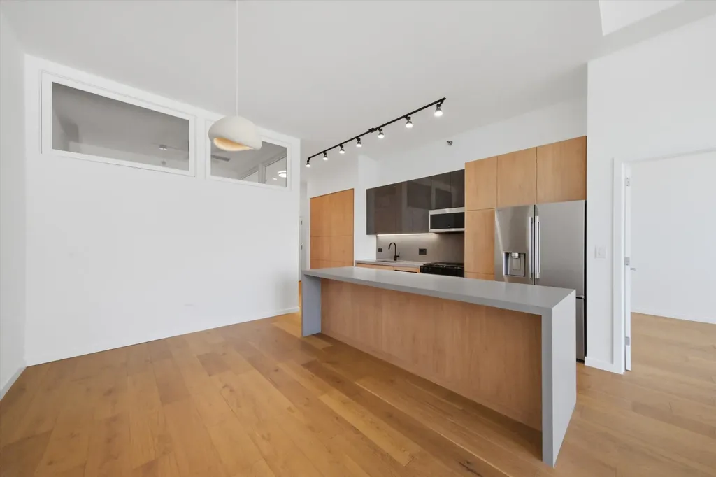 321 South Sangamon Street Chicago IL 60607