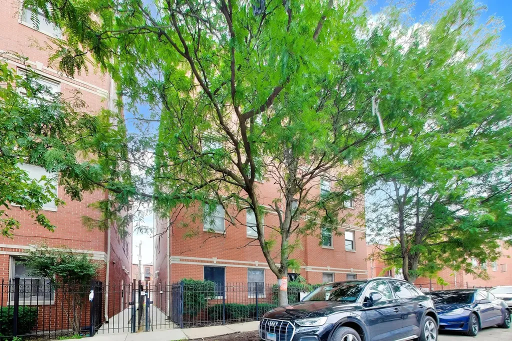 519 South Maplewood Avenue Chicago IL 60612