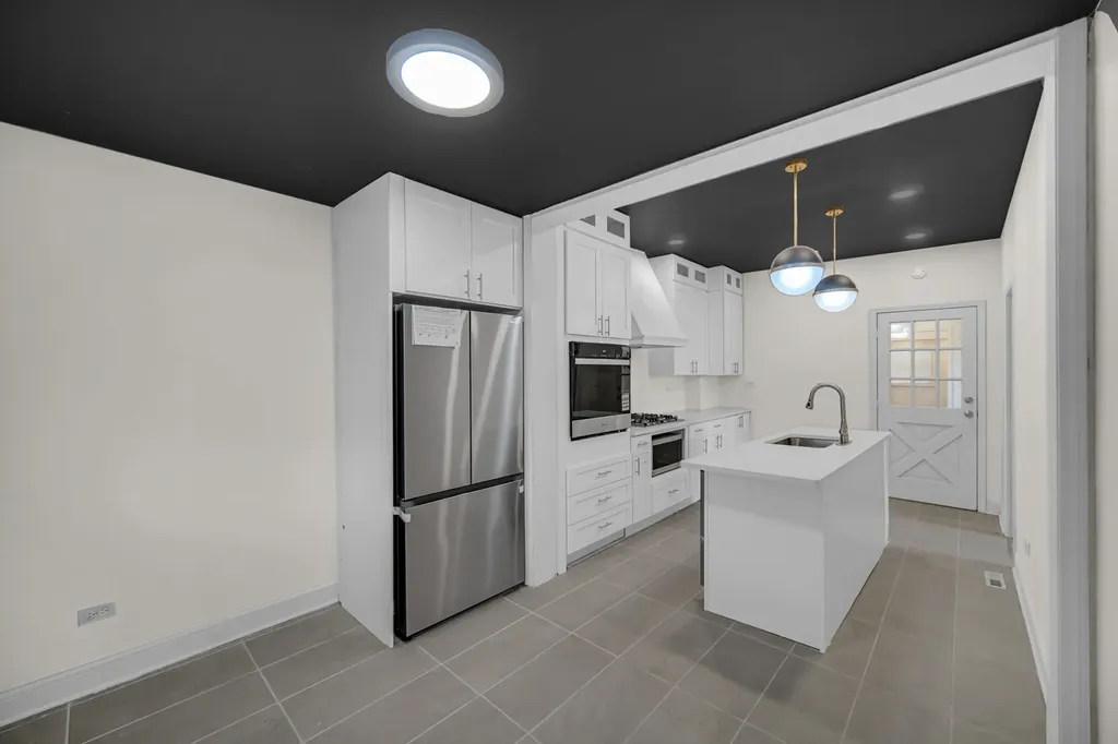 9321 South Green Street Chicago IL 60620