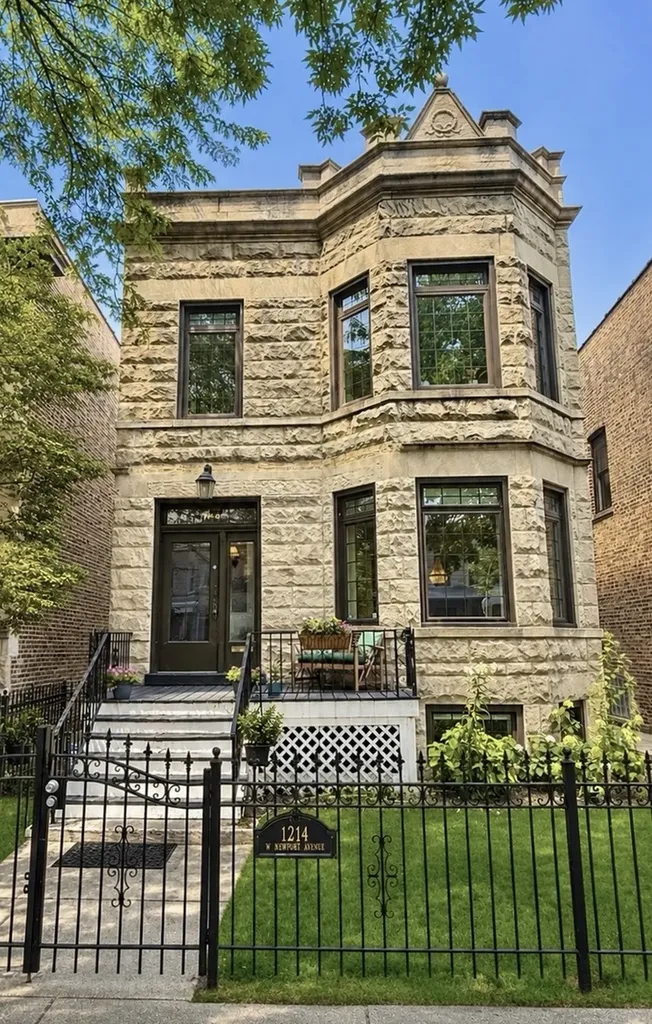 1214 West Newport Avenue Chicago IL 60657