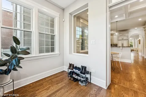 1214 West Newport Avenue Chicago IL 60657