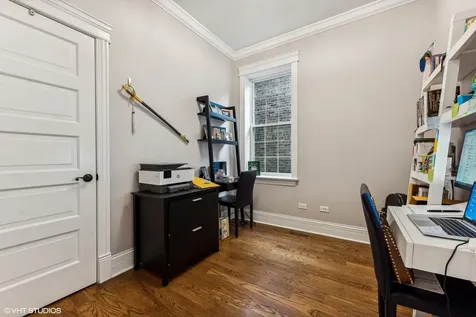 1214 West Newport Avenue Chicago IL 60657