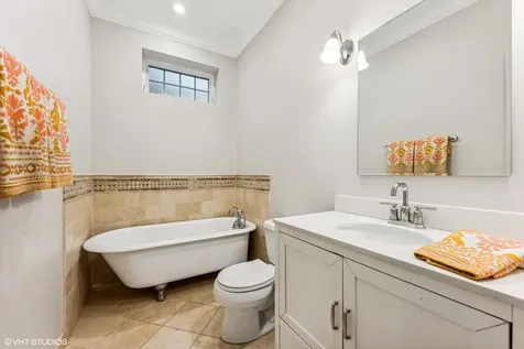 1214 West Newport Avenue Chicago IL 60657