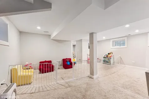 1214 West Newport Avenue Chicago IL 60657