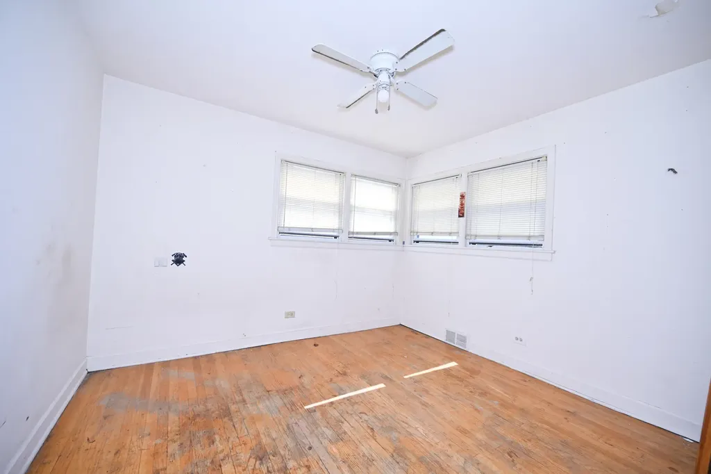 8425 Christiana Avenue Skokie IL 60076