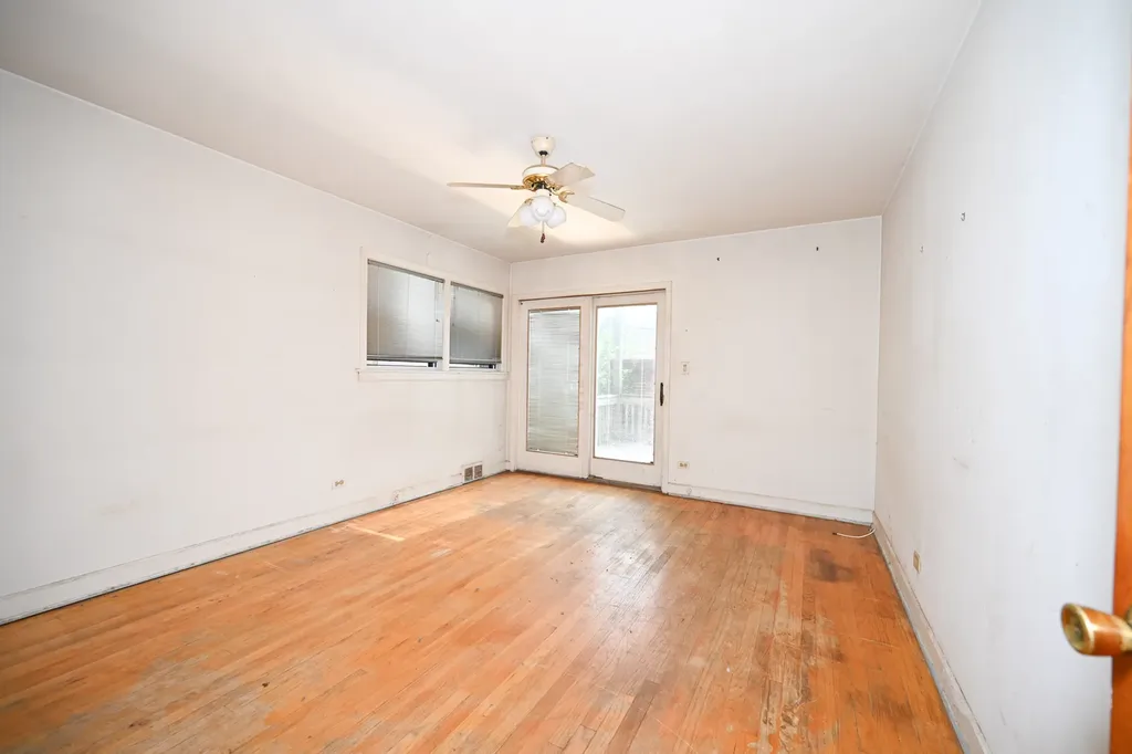 8425 Christiana Avenue Skokie IL 60076