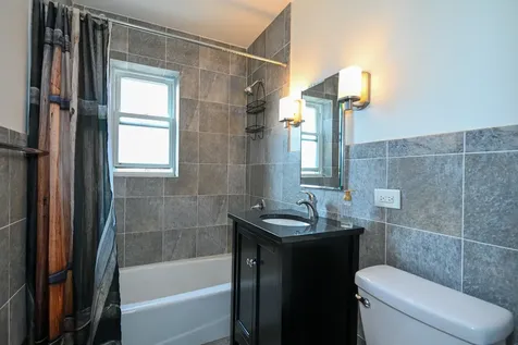 8425 Christiana Avenue Skokie IL 60076