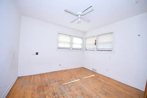 8425 Christiana Avenue Skokie IL 60076
