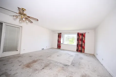 8425 Christiana Avenue Skokie IL 60076