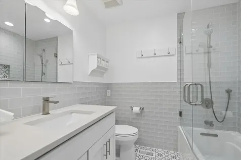 211 Kenmore Avenue Deerfield IL 60015