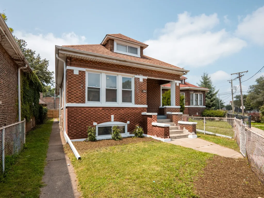 8504 South Baltimore Avenue Chicago IL 60617