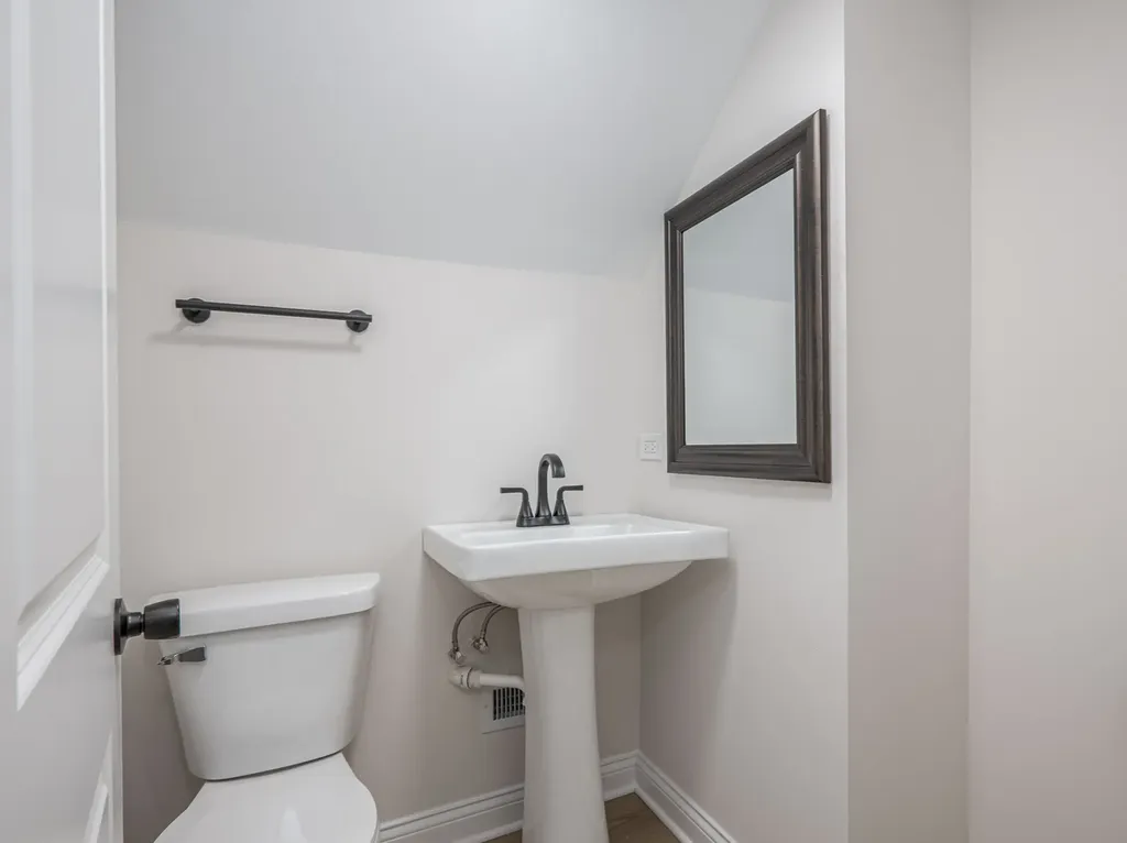 8504 South Baltimore Avenue Chicago IL 60617