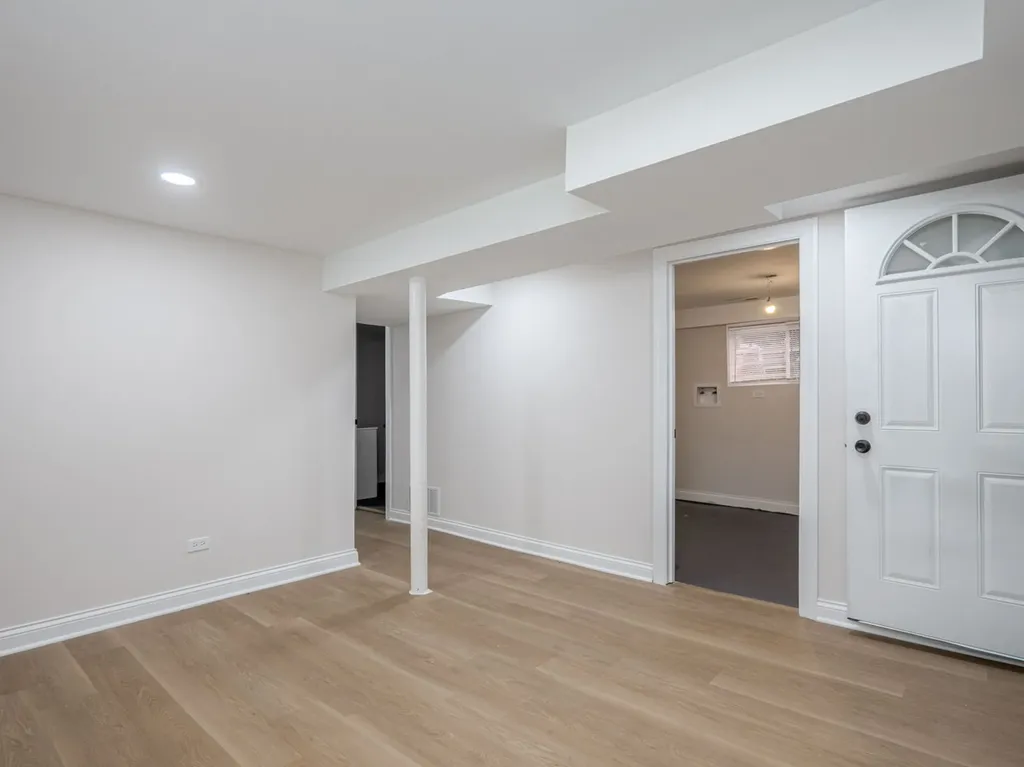 8504 South Baltimore Avenue Chicago IL 60617