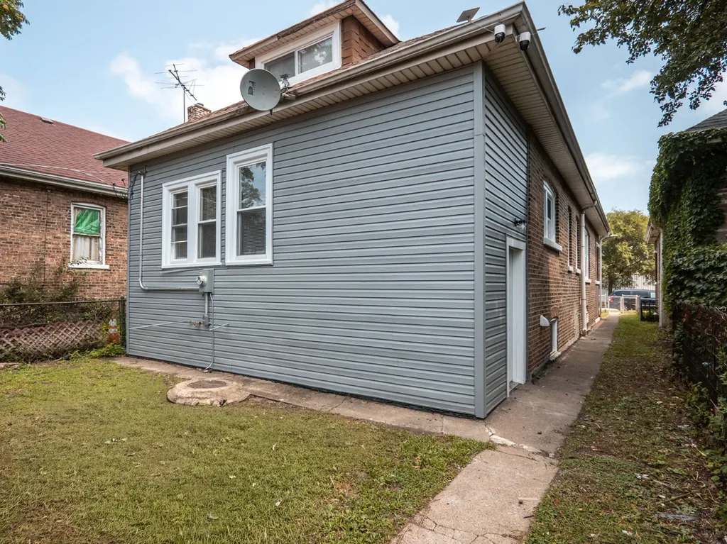 8504 South Baltimore Avenue Chicago IL 60617